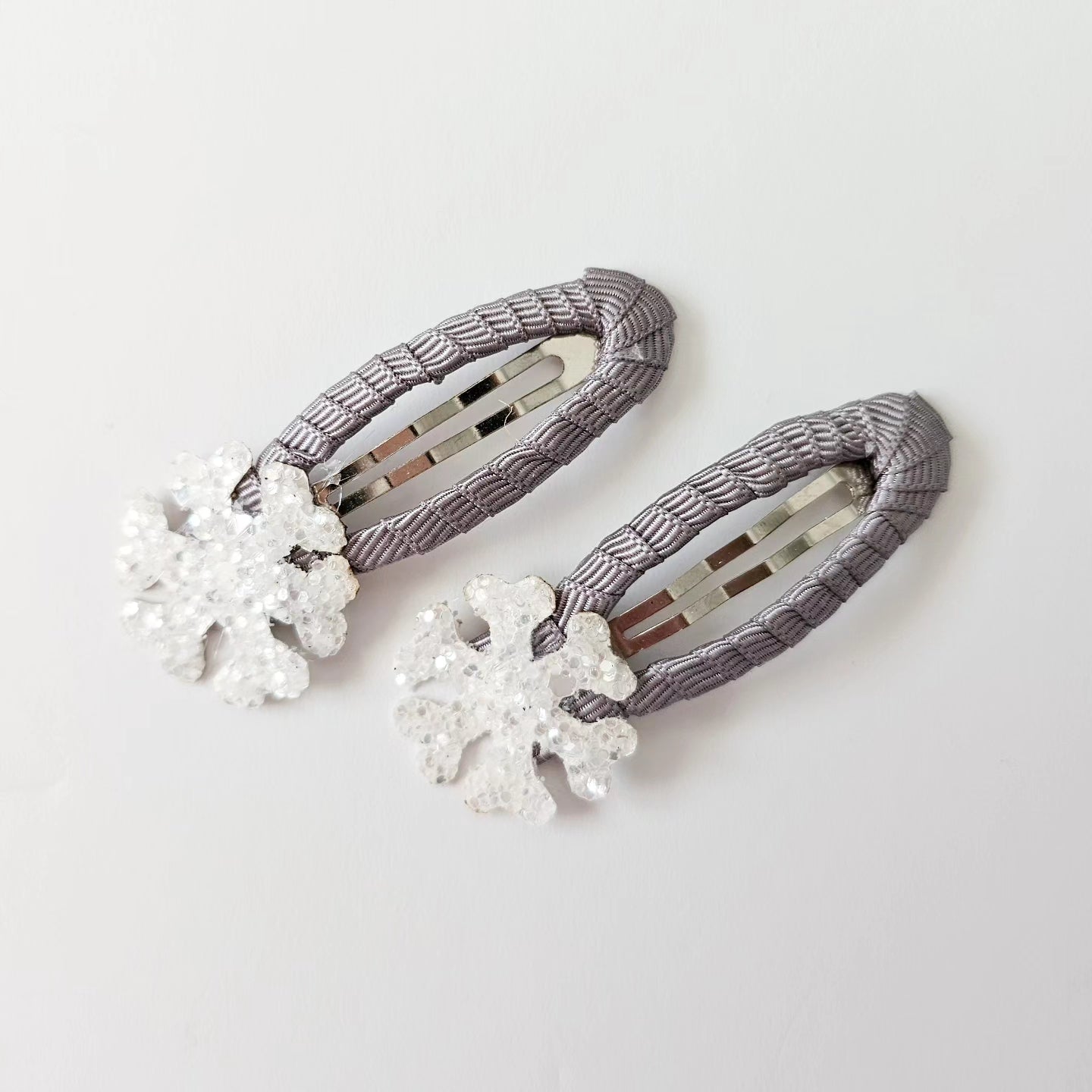 Festive Snowflake Snap clips