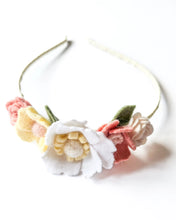 Load image into Gallery viewer, Super cute felt flower alice band