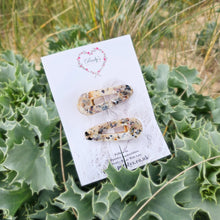 Load image into Gallery viewer, Beautiful Handmade Resin Sea Shell Clips