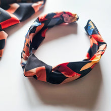 Load image into Gallery viewer, Silky Black Zigzag Tones Knotted Headband