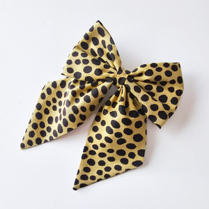 Beautiful Oversized Cheetah Bow