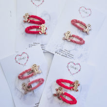 Load image into Gallery viewer, Gingerbread Pink Velvet Snap Clips