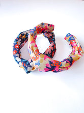 Load image into Gallery viewer, Blue Floral Knotted Headband