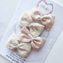 Load image into Gallery viewer, Beautiful Pink and Cream Mini Bows