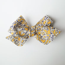 Load image into Gallery viewer, Liberty of London Hand-tied Bows