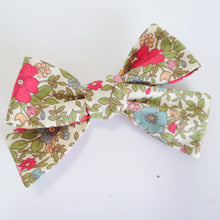 Load image into Gallery viewer, Autumn Floral Bow