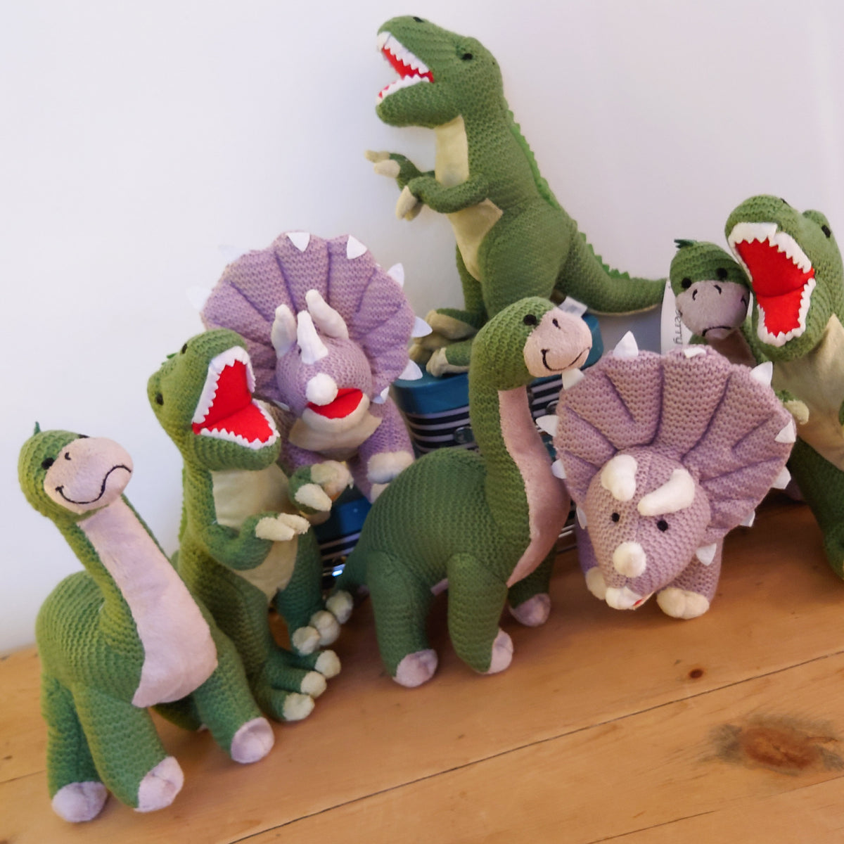 Knitted Brontosaurus Dinosaur by Wilberry – Perdys